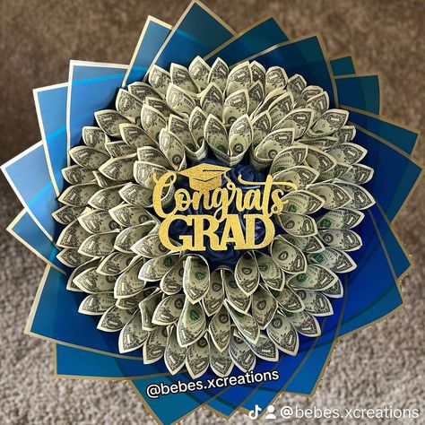 Graduation bouquets from yesterday☺️🧑‍🎓 #highschoolgrad #vetschool #moneybouquet #ramodedinero #ramobuchon #fyp #grad #grad2024 Graduation Money Bouquet, Gifts Bouquet, Graduation Bouquet, Graduation Money, Luxury Flower Bouquets, Money Bouquet, Vet School, College Graduation Parties, Flower Business