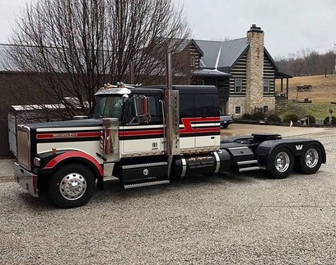 Great looking @westernstartruck  #truckerslife #truckerstyle #truckdriver #truckstop #truckdriverlife #truckerlife #cdlhunter @cdlhunter White Western Star, Quick Pics, Western Star Trucks, Model Truck Kits, Freightliner Trucks, Western Star, Big Rig Trucks, Big Rigs, Big Rig