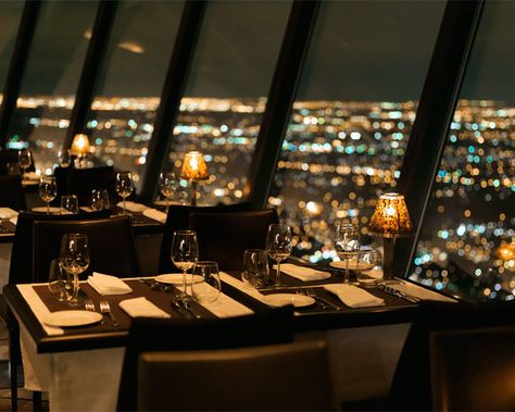 39 Amazing Restaurants With a View - 360: The Restaurant at the CN Tower in Toronto, Ontario, Canada. Cn Tower Restaurant, Rooftop Dining, Fancy Restaurants, Toronto Restaurants, Dinner Restaurants, City At Night, Luxury Restaurant, Rooftop Restaurant, Fancy Restaurant