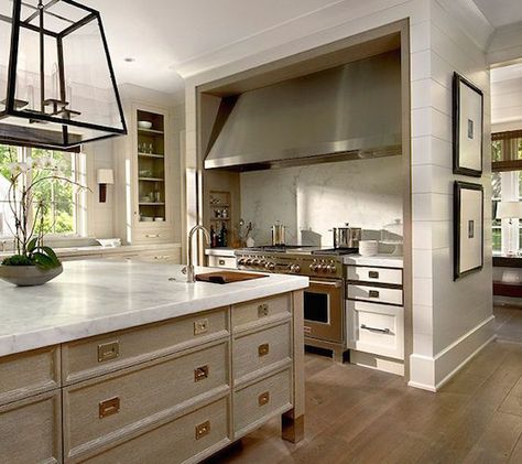 Beautiful Kitchen with stainless hood Contemporary White Kitchen, Classic Kitchen, White Kitchen Design, Oak Kitchen, White Cabinetry, Kitchen Island Design, Luxe Interiors, Beautiful Kitchens, Design Case