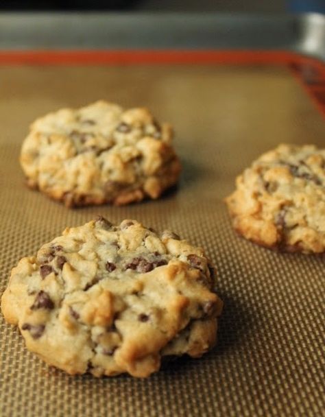 Chocolate Chip Cookie For One, Gluten Free Oatmeal Chocolate Chip Cookies, Low Calorie Oatmeal, Cookie For One, Single Serve Cookie, Oat Chocolate Chip Cookies, Oatmeal Dessert, Oatmeal Chocolate Chip Cookie, Gluten Free Oatmeal Cookies