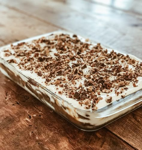 Ice Cream Sandwich Cake Recipe, Ice Cream Sandwich Dessert, Ice Cream Dessert Recipe, Easy Ice Cream Sandwiches, Easy Ice Cream Cake, Vegan Tiramisu, Ice Cream Sandwiches Recipe, Ice Cream Sandwich Cake, Ice Cream Cake Recipe