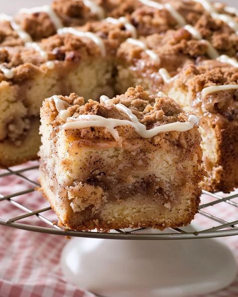 Cinnamon Streusel Coffee Cake, Apple Crumble Cake, Fruit Dips, Crumb Coffee Cakes, Apple Crumb Cakes, Streusel Cake, Crumb Cake Recipe, Streusel Coffee Cake, Apple Crumb