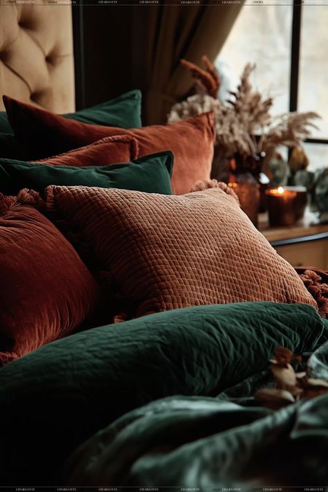 11 Fall Bedroom Decor Ideas: Make Your Space Cozy and Inviting - Adore Charlotte Emerald Green And Rust Bedroom, Rust Orange And Green Bedroom, Green Rust Bedroom, Green And Orange Bedroom Aesthetic, Dark Green And Orange Bedroom, Burnt Orange And Green Bedroom, Rust And Green Bedroom, Orange And Brown Bedroom, Green And Rust Bedroom