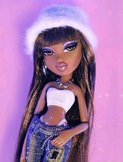 Bratz Doll Makeup, Bratz Yasmin, Day Eye Makeup, Black Bratz Doll, Bratz Doll Outfits, Brat Doll, Bratz Girls, Bratz Inspired Outfits, Doll Aesthetic