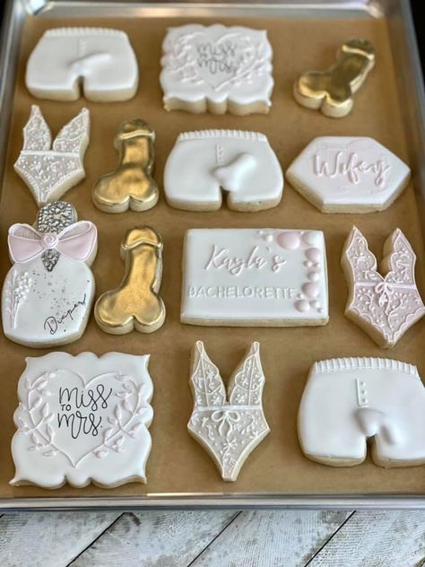 Bachelorette Party Cakes Ideas, Bachlorette Cookie Ideas, Hens Cookie Ideas, Bach And Boujee Cookies, Bachelorette Cookies Decorated Funny, Bach Party Cake, Bach Party Cookies, Bachelorette Cookies Funny, Bachelorette Party Treats