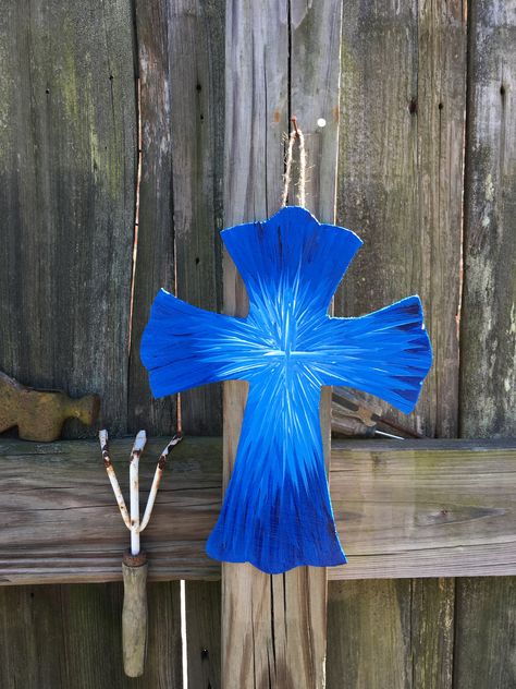 Painting Wooden Crosses Ideas, Painted Wood Crosses Ideas, Painted Wooden Crosses Ideas, Wood Cross Painting Ideas, Painted Crosses On Wood, Cross Painting Ideas, Wooden Crosses Diy, Painted Wooden Crosses, Painted Crosses