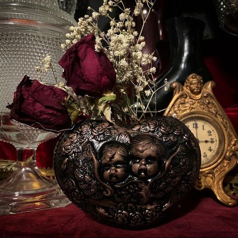 Gothic Valentines Day Decor, Dark Victorian Decor, Vampire Village, Gothic Victorian Home Decor, Gothic Valentines Day, Gothic Vanity, Gothic Victorian Homes, Gloomy Aesthetic, Glass Coffin