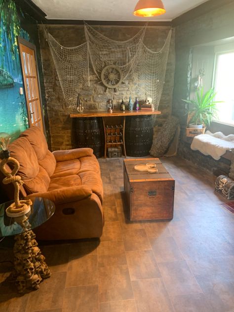 Pirates Room Decor, Pirate Inspired Home Decor, Pirates Of The Caribbean Room Ideas, Ship Bedroom Ideas, Piratecore Bedroom, Pirate Core Decor, Pirates Of The Caribbean Room Decor, Pirates Of The Caribbean Home Decor, Pirate Aesthetic Home Decor