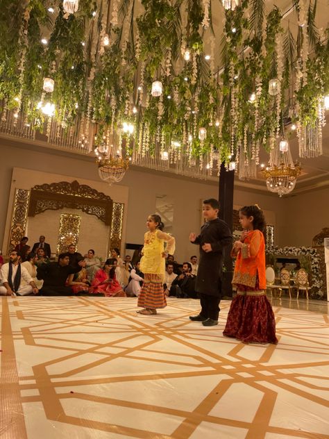 Wedding Season Aesthetic, Indian Wedding Dance Aesthetic, Rich Indian Aesthetic, Nikaah Aesthetics, Bridesmaid Aesthetic, Muslim Wedding Decorations, Indian Wedding Aesthetic, Creative Snaps For Snapchat, Themed Wedding Decorations