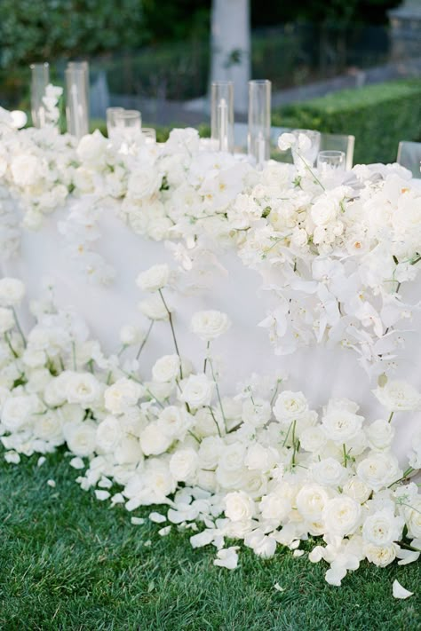 Wedding Ideas White, Wedding Stairs, Wedding Walkway, Wedding Reception Chairs, Monochromatic Wedding, White Weddings Reception, Castle Wedding Venue, Head Table Wedding, Sweetheart Table Wedding