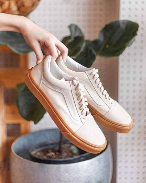 Neutral Vans, Vans Cream Sneakers For Summer, Old Skool Vans Outfit, Classic Cream Vans Sneakers, Beige Low-top Vans Sneakers, Vans Cream Low-top Sneakers, Cream Sneakers, Tan Vans, Vans Aesthetic