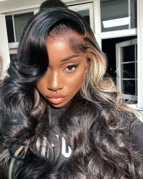 Vegas Hair, Frontal Wig Hairstyles, Birthday Hairstyles, Curly Hair Inspiration, Business Hairstyles, Peruvian Hair, Dark Skin Women, Hair Color Dark, Baddie Hairstyles