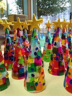 Christmas Crafts For Kids To Make, Paper Christmas Tree, Christmas School, Preschool Christmas, Christmas Classroom, Noel Christmas, Holiday Art, Christmas Crafts For Kids