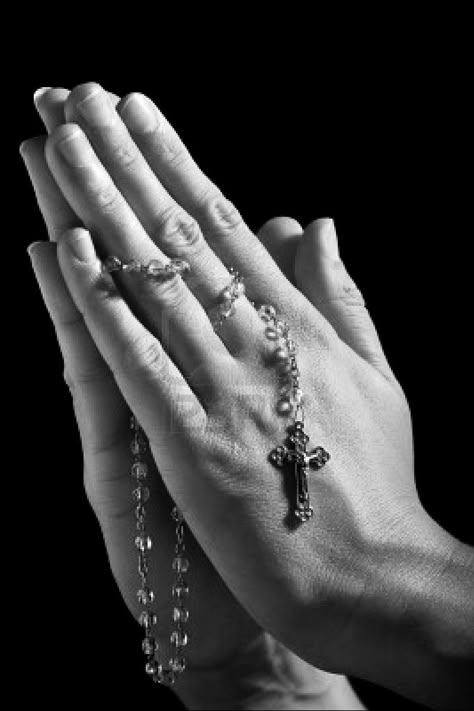 Religious Pose Reference, Rosary In Hand, Rosary Photography, Praying Pose Reference, Praying Hands Rosary, Hands With Rosary, Praying Hands With Rosary, Praying Hands Tattoo, Botanical Fashion