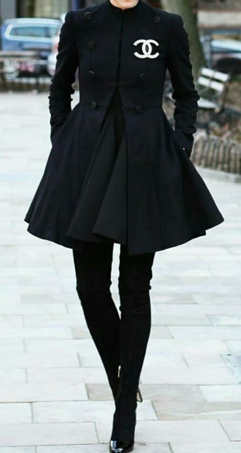 Above-knee boots chanel coat black winter Broche Chanel, Chanel Pins, Chanel Coat, Chanel Fashion Show, Mode Chanel, Chanel Outfit, Woman In Black, Chanel Inspired, Chanel Fashion