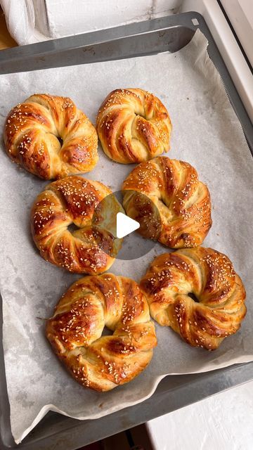 Maisam Algirgeet on Instagram: "The easiest and most delicious Turkish Açma bread recipe!🇹🇷

Resharing another of my most popular easy bread recipes this time it’s inspired by one of my visits to İstanbul, a little bit about Açma it is a very soft & fluffy Turkish style bagel & so delicious!

Ingredients:
240ml warm milk
7g instant yeast
2 tablespoons of honey or sugar 
1 Teaspoon salt
50ml sunflower oil
375g strong bread flour

30g softened butter 
Egg yolk (for brushing on top)
+sesame seeds or nigella seeds 

-into a bowl add the warm milk, sugar, yeast, oil and mix. Now add the flour and salt and knead well until dough is smooth. Rest until doubled in size. 

-after the dough has doubled in size, roll out into a thin rectangle then brush with the  softened butter. Fold the dough toge Turkish Bagel Recipe, Turkish Bagels, Turkish Bread Recipe, Super Easy Bread Recipe, Bread Recepies, Turkish Bread, Nigella Seeds, Bagel Recipe, Turkish Style