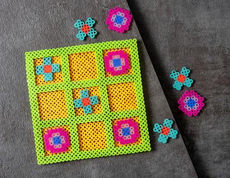 Perler Bead Tic Tac Toe, Perler Beads Coasters, Tic Tac Toe Board, Pearl Beads Pattern, Beads Pattern, Flower Pens, Perler Crafts, Beads Ideas