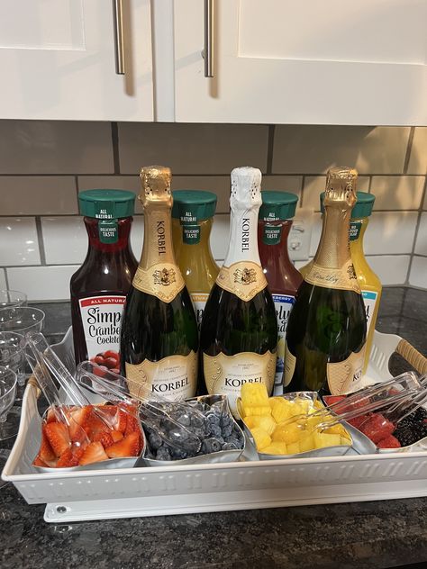 Brunch Island Set Up, Air Bnb Party, Drink Charcuterie Board, Air Bnb Party Ideas, Bachelorette Charcuterie, Bachelorette Charcuterie Board, Prom Food, Bday Food, Byob Party