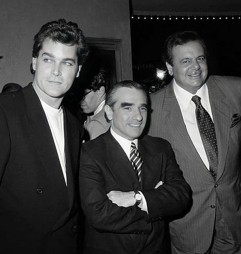 Great photo of Ray Liotta with Martin Scorsese and Paul Sorvino. 🙏🕊 #cinema #movies #actors #cinema #hollywood Paul Sorvino, Ray Liotta, Goodfellas, Cinema Movies, Martin Scorsese, Taxi Driver, Irish Men, The Godfather, Great Photos