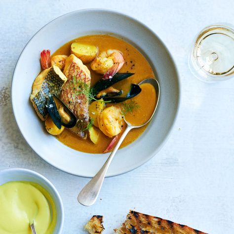 Learn to make star chef Daniel Boulud's refined version of the Provençal classic, bouillabaisse. Get the recipe at Food & Wine. Bouillabaisse Recipe, Star Chef, Seafood Soup, Homemade Sausage, Hot Soup, Fish Dishes, Appetizers Easy, Fish And Seafood, Soups And Stews