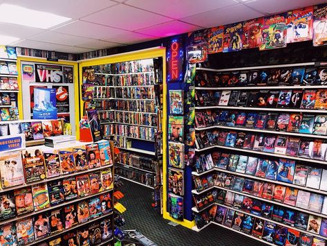 Espionage Aesthetic, Blockbuster Party, Small Game Rooms, Blockbuster Video, Retro Interior Design, Video Game Rooms, Comic Book Store, Retro Room, Video Store