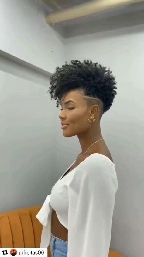 Tapered Natural Hair Cut, Best Haircuts For Women, Taper Cut, Short Natural Haircuts, Hair Tricks, Shaved Side Hairstyles, Tapered Natural Hair, Natural Hair Cuts, Tapered Hair