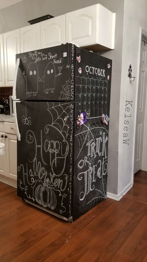 Chalk Fridge, Chalkboard Fridge, Blackboard Lettering, Fridge Makeover, Black Fridges, Fridge Art, Refrigerator Wraps, Dubai Houses, Rental Kitchen