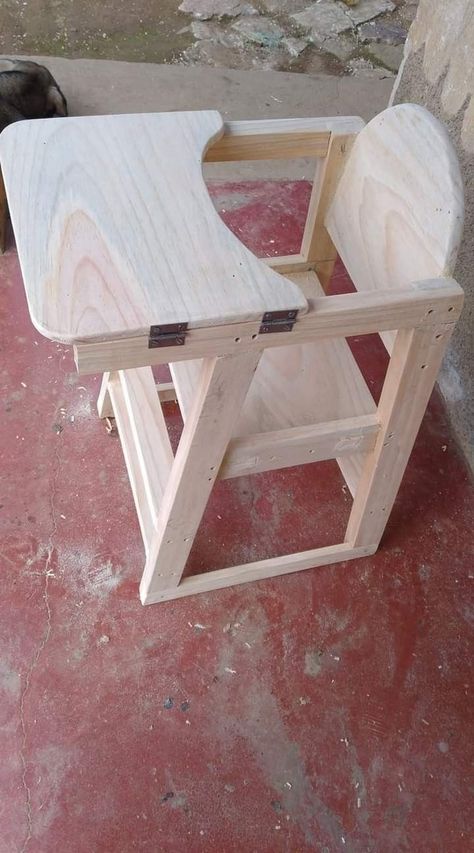 Baby Chairs Diy, Kids Chair Design, Easy Woodworking Projects For Beginners, Wood Working Projects, Woodworking Projects For Beginners, Wooden High Chairs, Wood Chair Design, Woodworking Plans Beginner, Furniture Design Wooden