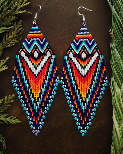 Earrings Seed Beads, Seed Beads Earrings, Native Earrings, Native American Beadwork Patterns, Seed Bead Jewelry Patterns, Large Dangle Earrings, Native Beading Patterns, Beaded Earrings Native, Beaded Earrings Tutorials