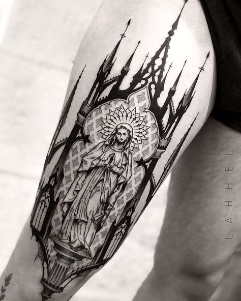 LAHHEL ⚜️ THE ARCHITECT on Instagram: “Repost. Good to do that kind of one shot too! Maybe for you that’s not a small piece but it is for me tho! Or barely at least! 😅 .…” Gothic Architecture Tattoo, Mosaic Tattoo, Cathedral Tattoo, Church Tattoo, Mystical Tattoos, Medieval Tattoo, Religious Tattoo, Spooky Tattoos, Gothic Tattoo