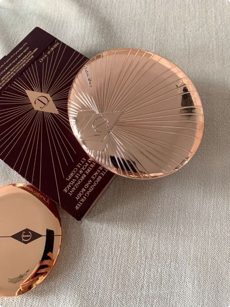 Charlotte Tilbury Powder Aesthetic, Charlotte Tilbury Airbrush Powder, Charlotte Tilbury Aesthetic, Charlotte Tilbury Powder, Charlotte Tillbury, Selfcare Products, Expensive Makeup, Charlotte Tilbury Makeup, Really Cute Puppies