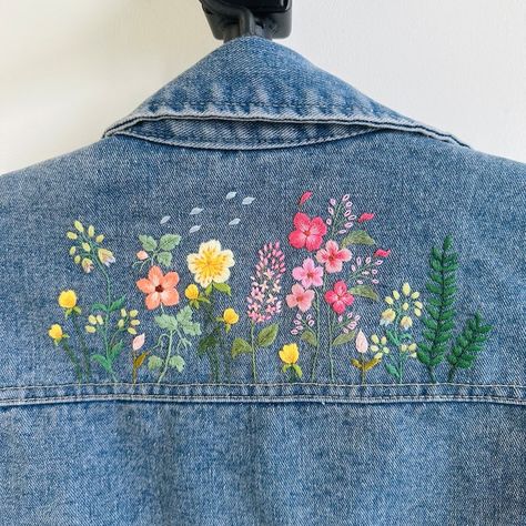 Wildflowers Stick and Stitch Embroidery PDF Jacket Jean Beginner Embroidery Botanical Embroidery Designs Christmas Gift Sweatshirt - Etsy Machine Embroidery On Jean Jacket, Embroidery On Jacket, Jean Jacket Embroidery Ideas, Denim Jacket Embroidery Ideas, Jean Jacket Embroidery, Jeans Jacket Outfit, Embroidery On Denim, Embroidery Botanical, Embroidery Designs Christmas