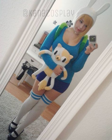 Fionna Adventure Time Costume, Fiona Costume Adventure Time, Cool Cosplay Ideas Women, Fiona Adventure Time Costume, Fiona And Cake Cosplay, Fionna And Cake Cosplay, Fiona Adventure Time Cosplay, Finn Adventure Time Cosplay, Finn Adventure Time Costume