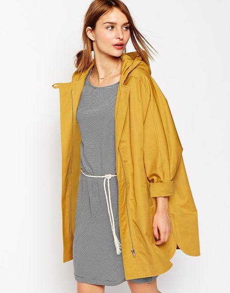 Bild 1 von Sessun – Summer Nana – Kapuzenparka in Ceylon-Gelb Asian Prom Dress, Winter Outfits Canada, Raincoat Outfit, Yellow Coat, Hooded Parka, Latest Fashion Clothes, Karl Lagerfeld, Latest Fashion Trends, Casual Style