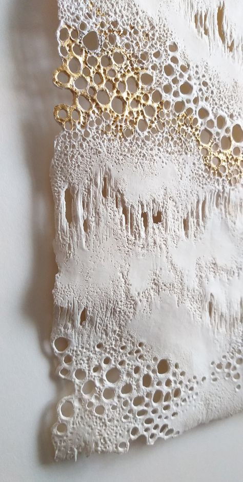 Sculptor Jo Roets Discusses Her Recent Solo Show MURG | VISI Sculpting With Clay, Clay Texture Ideas, Mold Sculpture, Textured Sculpture, Textured Clay, Shell Sculpture, Textiles Art, Coral Art, Arch Shape