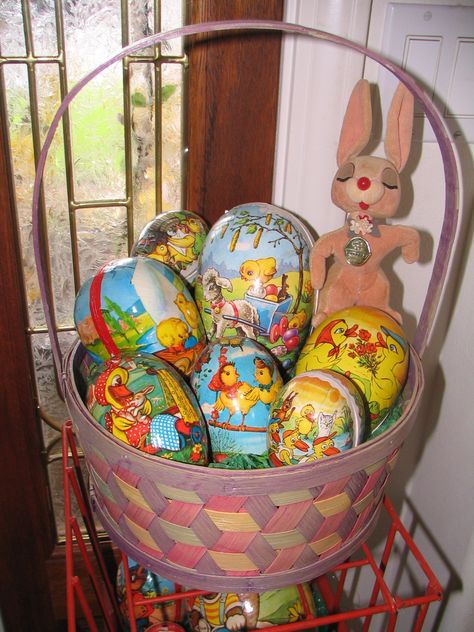 Papier Mache Eggs, Paper Mache Eggs, Easter Dishes, Easter Decorations Vintage, Vintage Rabbit, Easter Parade, Antique Paper, Vintage Easter, Easter Fun