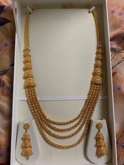 Gold Haar Designs Indian, Gold Jewels Design Long Necklace, Aaram Gold Designs, Antique Gold Jewelry Indian Bridal Jewellery Necklace Set, Gold Jewels Design Haram, Dubai Gold Jewellery Design Necklaces, Gold Rani Haar Indian, Gold Haar Design, Rani Haram Designs Gold