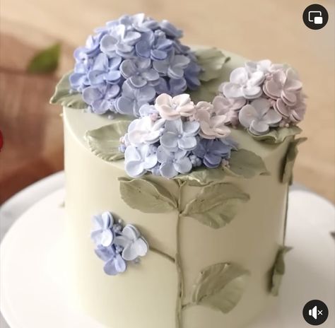 Hydrangea Cake Ideas, Hydrangea Cake, Anna Cake, Beautiful Cake Designs, Purple Cakes, Cupcake Designs, Simple Wedding Cake, Decorator Icing, Dream Cake