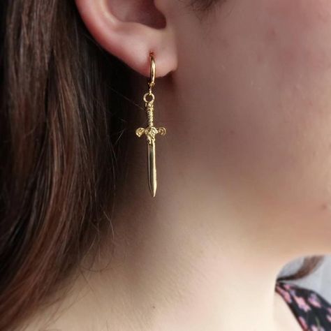 Dangle Cross Earrings, Mcu Dr, Dagger Earrings, Statement Hoop Earrings, Medieval Jewelry, Alt Fashion, Leverback Earrings, Cross Earrings, Earring Hooks