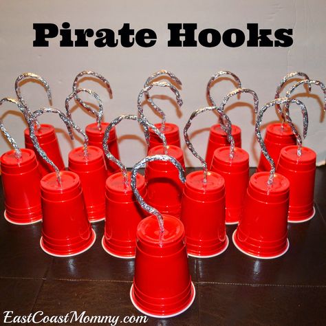 Cute kids party idea for a pirate theme with these solo cup pirate hooks! Pirate Hook, Pirate Activities, Pirate Crafts, Sofia Party, Pirate Theme Party, Story Birthday, Pirate Day, Pirate Birthday Party, Soccer Party