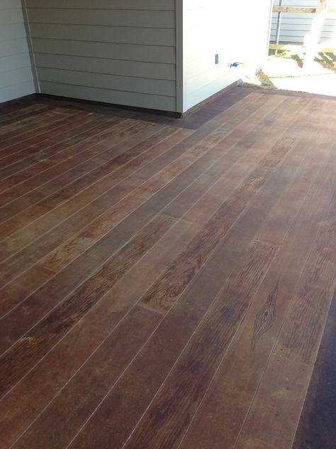 Concrete Wood Look - I want this for the back patio...concrete that looks like wood. Wood Stamped Concrete, Concrete Wood Floor, Concrete Patios, Stamped Concrete Patio, Porch Flooring, Patio Flooring, Painted Concrete Porch, Concrete Porch, Concrete Wood