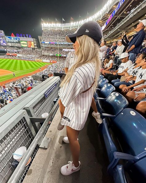 All Posts • Instagram Baseball Wife Outfit, Baseball Fits, Baseball Wife, 2024 Manifestations, Phillies Game, Carnaval Outfit, Yankees Jersey, Baseball Girlfriend, Pretty Mess