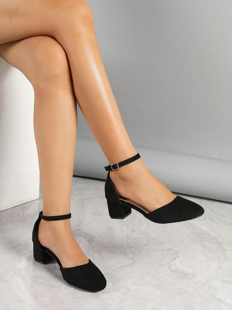 New Spring And Summer Women's Imitation Cashmere Hollow Out Chunky Heel Black High-Heeled ShoesI discovered amazing products on SHEIN.com, come check them out! Black High Heels Outfit, Short Black Heels, High Heels For Prom, Trendy High Heels, Heels Aesthetic, Black Chunky Heels, Black High Heel Boots, Prom Heels, Short Heels