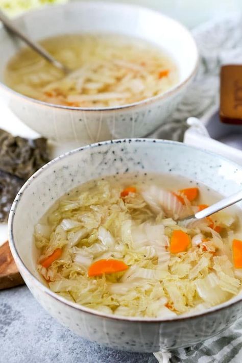 This 3-ingredient healthy weight-loss Cabbage Soup With Kombu Dashi is flavor packed and ready in 25 mins. Great for when you need a little detox! #fatburning #simple #detox #weightloss #healthyrecipe #cabbagesoup #vegan #vegetarian | pickledplum.com Chinese Cabbage Soup Recipe, Fat Burning Cabbage Soup, Kombu Dashi, Japanese Cabbage, Healthy Cabbage Soup, Soup Recipe Vegan, Cabbage Health Benefits, Easy Cabbage Soup, Cabbage Benefits