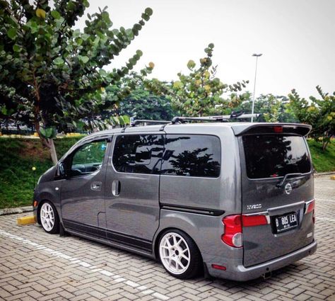 Nissan Nv200 Modified, Custom Vans Ideas, Nv200 Camper, Micro Van, Corolla Twincam, Nissan Serena, Nissan Nv200, Moto Car, Nissan March