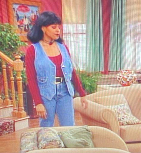 Regine Living Single Outfits, Living Single Outfits, Living Single 90s Outfits, 2000 Outfit Ideas, 2000 Outfit, Classic Fashion Looks, 90s Inspired Fashion, Job Outfits, Black 90s Fashion