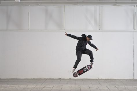 Rodney Mullen, Flip Skateboards, Karate Kick, Skate Photos, West Art, Male Poses, Step By Step Guide, Step Guide, To Learn