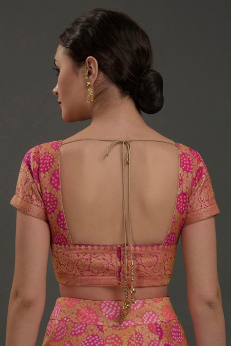 Product Zoom Model Blouse Designs Latest, Blouse Hacks, Saree Blouse Back Neck Designs, Blouse Design Back Neck, Neck Design Back, Blouse Designs For Silk Sarees, Blouse Design Back, Back Blouse Designs, Blouse Designs Back Neck