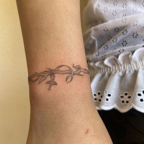 Cole 💫 on Instagram: “Wrap around wrist situation w mushroom and heart trinkets 💗” Wrist Wrap Tattoo, Wrap Around Wrist Tattoos, Wrap Tattoo, Wrist Wrap, Wrist Tattoos, Infinity Tattoo, Wrap Around, Tatting, Stuffed Mushrooms